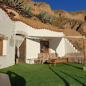  Сasa de vacaciones Creatively Designed Cavehouse With Jacuzzi